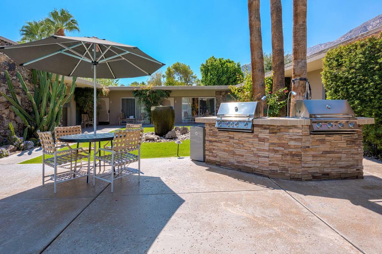 Desert Hills- 21 And Over (Adults Only) Palm Springs Exterior photo